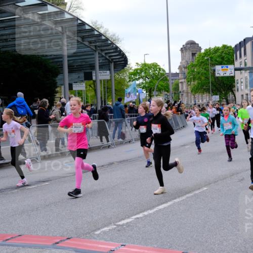 25.04.2026 - Das Zehntel Tim E. http://msf.ph/oto/9569060 25.04.2026 08:56:05 Ziel 1004, 1126, 1257, 1302, 1316, 1331, 1363, 1369, 1511, 1521, 1562, 1567, 1625, 1683, 1758, 1759, 1762, 1765, 1956, 1959, 2078, 2222, 2323, 2326, 2491, 2778, 2808, 2972, 3048, 3196, 3206, 3465, 3498, 3530, 3559, 3610, 3683, 3685, 3715, 3718, 3722, 3803, 3891, 3946, 3950, 4008 meine-sportfotos.de