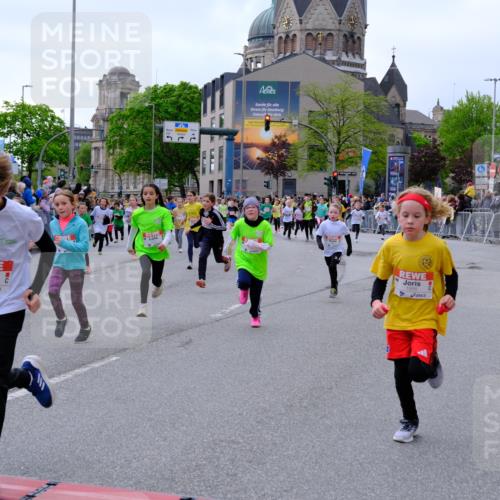 25.04.2026 - Das Zehntel Tim E. http://msf.ph/oto/9569064 25.04.2026 08:56:06 Ziel 1004, 1126, 1257, 1302, 1316, 1331, 1363, 1511, 1521, 1562, 1567, 1625, 1683, 1758, 1759, 1762, 1765, 1956, 1959, 2078, 2222, 2323, 2326, 2491, 2778, 2808, 2972, 3048, 3196, 3206, 3465, 3494, 3498, 3530, 3559, 3579, 3610, 3683, 3685, 3715, 3718, 3722, 3788, 3803, 3891, 3946, 3950, 4008 meine-sportfotos.de
