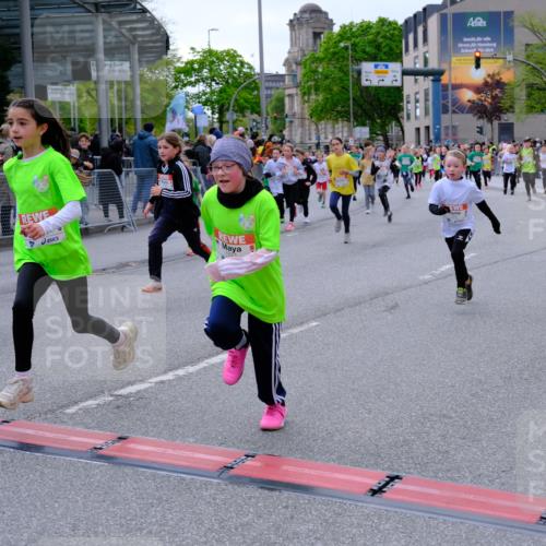 25.04.2026 - Das Zehntel Tim E. http://msf.ph/oto/9569065 25.04.2026 08:56:07 Ziel 1126, 1257, 1331, 1511, 1521, 1625, 1683, 1691, 1758, 1759, 1762, 1765, 1956, 1959, 2078, 2222, 2326, 2484, 2491, 2778, 2808, 2972, 3048, 3196, 3206, 3484, 3491, 3494, 3498, 3530, 3552, 3559, 3560, 3579, 3683, 3685, 3715, 3718, 3722, 3788, 3946, 3950, 4008 meine-sportfotos.de