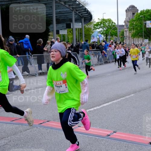 25.04.2026 - Das Zehntel Tim E. http://msf.ph/oto/9569068 25.04.2026 08:56:07 Ziel 1126, 1257, 1331, 1511, 1521, 1625, 1683, 1691, 1758, 1759, 1762, 1765, 1956, 1959, 2078, 2222, 2326, 2484, 2491, 2778, 2808, 2972, 3048, 3196, 3206, 3484, 3491, 3494, 3498, 3530, 3552, 3559, 3560, 3579, 3683, 3685, 3715, 3718, 3722, 3788, 3946, 3950, 4008 meine-sportfotos.de