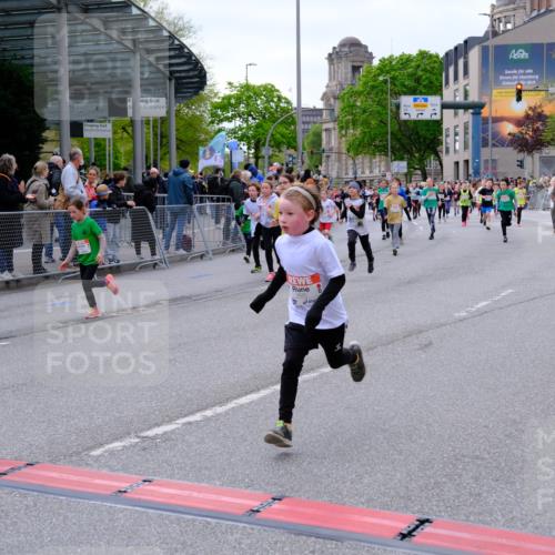 25.04.2026 - Das Zehntel Tim E. http://msf.ph/oto/9569069 25.04.2026 08:56:08 Ziel 1257, 1331, 1511, 1521, 1583, 1590, 1625, 1683, 1691, 1758, 1759, 1762, 1765, 1956, 2078, 2326, 2484, 2491, 2778, 2808, 2857, 2864, 3048, 3484, 3491, 3494, 3498, 3530, 3552, 3559, 3560, 3579, 3683, 3685, 3788, 3946, 3950, 4008 meine-sportfotos.de