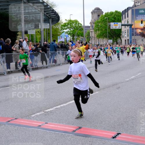 25.04.2026 - Das Zehntel Tim E. http://msf.ph/oto/9569070 25.04.2026 08:56:08 Ziel 1257, 1331, 1511, 1521, 1583, 1590, 1625, 1683, 1691, 1758, 1759, 1762, 1765, 1956, 2078, 2326, 2484, 2491, 2778, 2808, 2857, 2864, 3048, 3484, 3491, 3494, 3498, 3530, 3552, 3559, 3560, 3579, 3683, 3685, 3788, 3946, 3950, 4008 meine-sportfotos.de
