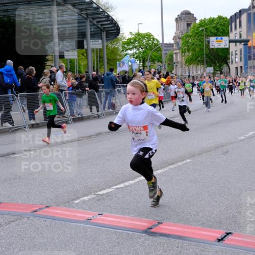 25.04.2026 - Das Zehntel Tim E. http://msf.ph/oto/9569071 25.04.2026 08:56:08 Ziel 1257, 1331, 1511, 1521, 1583, 1590, 1625, 1683, 1691, 1758, 1759, 1762, 1765, 1956, 2078, 2326, 2484, 2491, 2778, 2808, 2857, 2864, 3048, 3484, 3491, 3494, 3498, 3530, 3552, 3559, 3560, 3579, 3683, 3685, 3788, 3946, 3950, 4008 meine-sportfotos.de