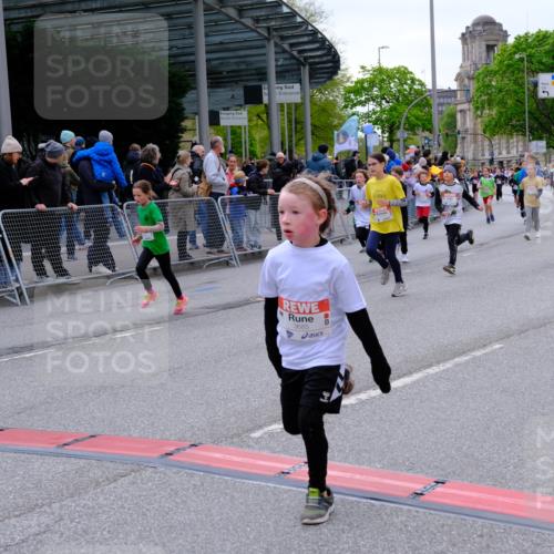 25.04.2026 - Das Zehntel Tim E. http://msf.ph/oto/9569073 25.04.2026 08:56:08 Ziel 1257, 1331, 1511, 1521, 1583, 1590, 1625, 1683, 1691, 1758, 1759, 1762, 1765, 1956, 2078, 2326, 2484, 2491, 2778, 2808, 2857, 2864, 3048, 3484, 3491, 3494, 3498, 3530, 3552, 3559, 3560, 3579, 3683, 3685, 3788, 3946, 3950, 4008 meine-sportfotos.de