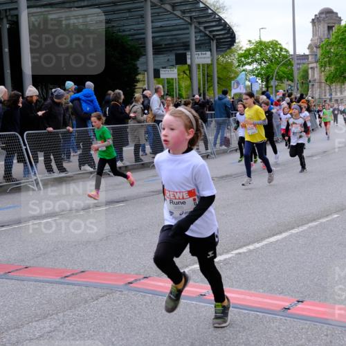 25.04.2026 - Das Zehntel Tim E. http://msf.ph/oto/9569074 25.04.2026 08:56:08 Ziel 1257, 1331, 1511, 1521, 1583, 1590, 1625, 1683, 1691, 1758, 1759, 1762, 1765, 1956, 2078, 2326, 2484, 2491, 2778, 2808, 2857, 2864, 3048, 3484, 3491, 3494, 3498, 3530, 3552, 3559, 3560, 3579, 3683, 3685, 3788, 3946, 3950, 4008 meine-sportfotos.de