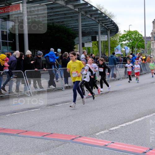 25.04.2026 - Das Zehntel Tim E. http://msf.ph/oto/9569079 25.04.2026 08:56:09 Ziel 1229, 1257, 1331, 1376, 1511, 1521, 1583, 1590, 1625, 1683, 1691, 1758, 1765, 1956, 2078, 2326, 2484, 2491, 2501, 2778, 2808, 2857, 2864, 3048, 3484, 3491, 3494, 3498, 3530, 3552, 3560, 3579, 3683, 3685, 3714, 3788, 3946, 3950, 4008 meine-sportfotos.de