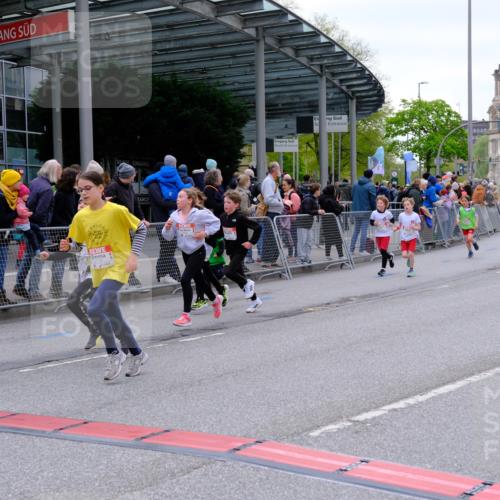 25.04.2026 - Das Zehntel Tim E. http://msf.ph/oto/9569082 25.04.2026 08:56:10 Ziel 1229, 1257, 1376, 1511, 1521, 1583, 1590, 1625, 1683, 1691, 1758, 1765, 1956, 2233, 2326, 2484, 2491, 2501, 2513, 2528, 2778, 2808, 2857, 2864, 3048, 3484, 3491, 3494, 3498, 3530, 3552, 3560, 3579, 3683, 3685, 3688, 3714, 3788, 3946, 4008 meine-sportfotos.de