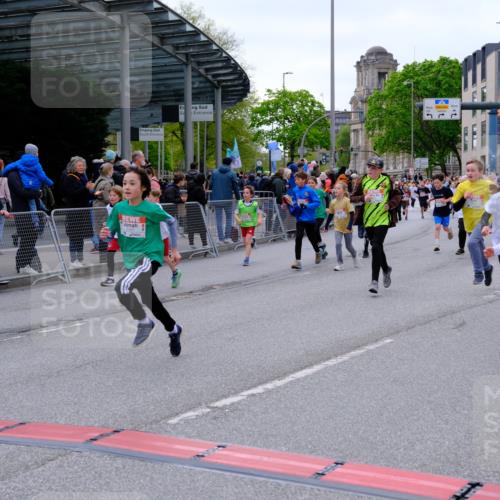 25.04.2026 - Das Zehntel Tim E. http://msf.ph/oto/9569091 25.04.2026 08:56:11 Ziel 1229, 1376, 1511, 1521, 1583, 1590, 1625, 1683, 1691, 1765, 1956, 2233, 2326, 2484, 2491, 2501, 2513, 2517, 2528, 2778, 2808, 2857, 2864, 3048, 3140, 3156, 3484, 3491, 3494, 3498, 3530, 3552, 3560, 3579, 3683, 3685, 3688, 3714, 3788, 3946, 4008 meine-sportfotos.de