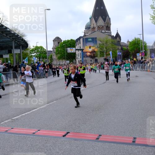 25.04.2026 - Das Zehntel Tim E. http://msf.ph/oto/9569095 25.04.2026 08:56:14 Ziel 1141, 1152, 1229, 1376, 1511, 1521, 1583, 1590, 1625, 1683, 1691, 2233, 2237, 2239, 2484, 2501, 2513, 2515, 2517, 2528, 2778, 2808, 2857, 2864, 3048, 3140, 3156, 3367, 3375, 3393, 3484, 3491, 3494, 3530, 3552, 3560, 3579, 3683, 3685, 3688, 3714, 3788, 3930, 3946 meine-sportfotos.de