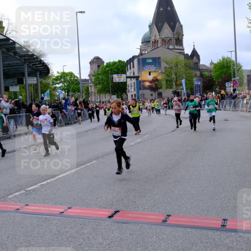25.04.2026 - Das Zehntel Tim E. http://msf.ph/oto/9569096 25.04.2026 08:56:14 Ziel 1141, 1152, 1229, 1376, 1511, 1521, 1583, 1590, 1625, 1683, 1691, 2233, 2237, 2239, 2484, 2501, 2513, 2515, 2517, 2528, 2778, 2808, 2857, 2864, 3048, 3140, 3156, 3367, 3375, 3393, 3484, 3491, 3494, 3530, 3552, 3560, 3579, 3683, 3685, 3688, 3714, 3788, 3930, 3946 meine-sportfotos.de