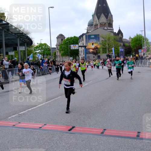 25.04.2026 - Das Zehntel Tim E. http://msf.ph/oto/9569097 25.04.2026 08:56:14 Ziel 1141, 1152, 1229, 1376, 1511, 1521, 1583, 1590, 1625, 1683, 1691, 2233, 2237, 2239, 2484, 2501, 2513, 2515, 2517, 2528, 2778, 2808, 2857, 2864, 3048, 3140, 3156, 3367, 3375, 3393, 3484, 3491, 3494, 3530, 3552, 3560, 3579, 3683, 3685, 3688, 3714, 3788, 3930, 3946 meine-sportfotos.de