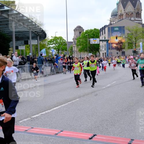 25.04.2026 - Das Zehntel Tim E. http://msf.ph/oto/9569098 25.04.2026 08:56:15 Ziel 1141, 1152, 1229, 1357, 1376, 1583, 1590, 1625, 1683, 1691, 2233, 2237, 2239, 2259, 2484, 2501, 2513, 2515, 2517, 2528, 2778, 2857, 2858, 2860, 2862, 2864, 3052, 3140, 3156, 3367, 3375, 3393, 3484, 3491, 3494, 3530, 3552, 3560, 3579, 3685, 3688, 3714, 3784, 3788, 3930 meine-sportfotos.de