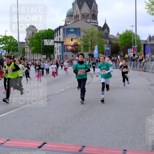 25.04.2026 - Das Zehntel Tim E. http://msf.ph/oto/9569101 25.04.2026 08:56:15 Ziel 1141, 1152, 1229, 1357, 1376, 1583, 1590, 1625, 1683, 1691, 2233, 2237, 2239, 2259, 2484, 2501, 2513, 2515, 2517, 2528, 2778, 2857, 2858, 2860, 2862, 2864, 3052, 3140, 3156, 3367, 3375, 3393, 3484, 3491, 3494, 3530, 3552, 3560, 3579, 3685, 3688, 3714, 3784, 3788, 3930 meine-sportfotos.de