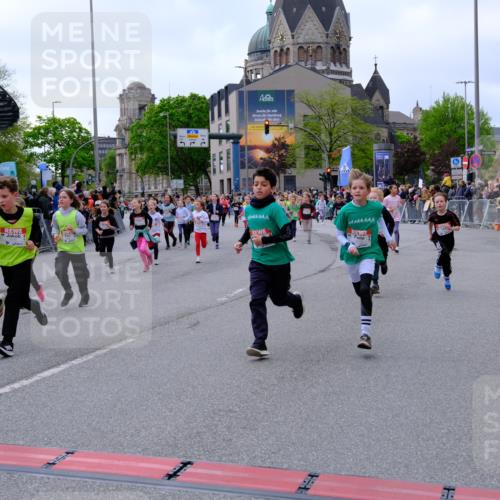 25.04.2026 - Das Zehntel Tim E. http://msf.ph/oto/9569104 25.04.2026 08:56:16 Ziel 1141, 1152, 1170, 1229, 1357, 1376, 1583, 1590, 1683, 1691, 2233, 2237, 2239, 2259, 2484, 2501, 2513, 2515, 2517, 2528, 2778, 2857, 2858, 2860, 2862, 2864, 3052, 3140, 3156, 3367, 3375, 3393, 3484, 3491, 3494, 3530, 3552, 3560, 3579, 3688, 3714, 3784, 3788, 3930 meine-sportfotos.de