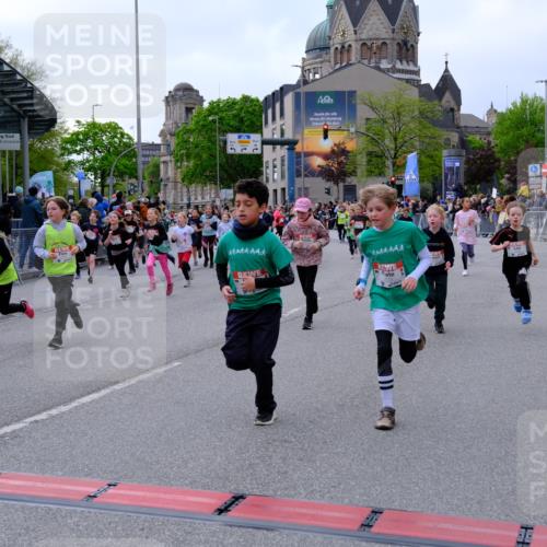 25.04.2026 - Das Zehntel Tim E. http://msf.ph/oto/9569108 25.04.2026 08:56:16 Ziel 1141, 1152, 1170, 1229, 1357, 1376, 1583, 1590, 1683, 1691, 2233, 2237, 2239, 2259, 2484, 2501, 2513, 2515, 2517, 2528, 2778, 2857, 2858, 2860, 2862, 2864, 3052, 3140, 3156, 3367, 3375, 3393, 3484, 3491, 3494, 3530, 3552, 3560, 3579, 3688, 3714, 3784, 3788, 3930 meine-sportfotos.de