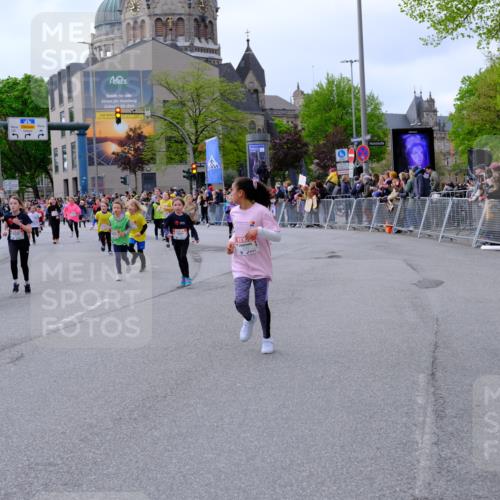 25.04.2026 - Das Zehntel Tim E. http://msf.ph/oto/9569116 25.04.2026 08:56:19 Ziel 1141, 1152, 1170, 1229, 1357, 1376, 1561, 1583, 1590, 1691, 1804, 1814, 1854, 2233, 2237, 2239, 2259, 2270, 2292, 2294, 2484, 2501, 2513, 2515, 2517, 2528, 2708, 2715, 2857, 2858, 2860, 2862, 2864, 3052, 3140, 3156, 3274, 3367, 3369, 3375, 3393, 3484, 3491, 3552, 3560, 3688, 3714, 3784, 3930, 4016, 4061, 4062 meine-sportfotos.de