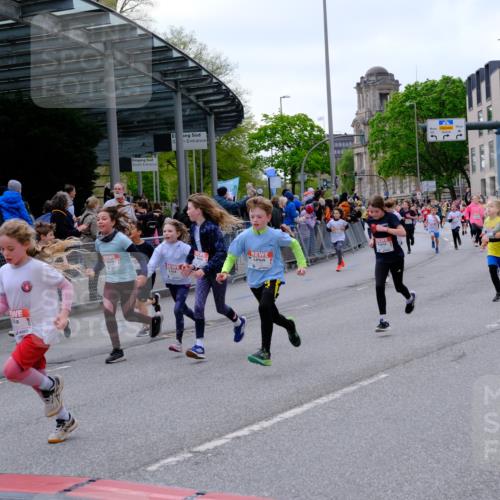 25.04.2026 - Das Zehntel Tim E. http://msf.ph/oto/9569125 25.04.2026 08:56:20 Ziel 1141, 1152, 1170, 1229, 1357, 1376, 1561, 1583, 1590, 1804, 1814, 1854, 1905, 2233, 2237, 2239, 2259, 2270, 2292, 2294, 2336, 2501, 2513, 2515, 2517, 2528, 2708, 2715, 2857, 2858, 2860, 2862, 2864, 3052, 3138, 3140, 3156, 3274, 3367, 3369, 3375, 3393, 3688, 3714, 3784, 3930, 4016, 4061, 4062 meine-sportfotos.de