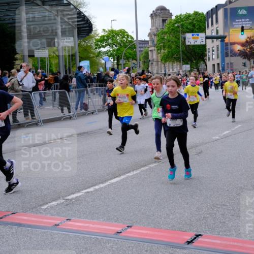 25.04.2026 - Das Zehntel Tim E. http://msf.ph/oto/9569129 25.04.2026 08:56:22 Ziel 1141, 1152, 1170, 1204, 1206, 1357, 1561, 1804, 1814, 1833, 1854, 1905, 2233, 2237, 2239, 2259, 2270, 2274, 2292, 2294, 2336, 2513, 2515, 2517, 2528, 2571, 2708, 2715, 2858, 2860, 2862, 3052, 3138, 3140, 3156, 3274, 3367, 3369, 3375, 3393, 3439, 3453, 3495, 3556, 3566, 3688, 3784, 3930, 4016, 4061, 4062 meine-sportfotos.de