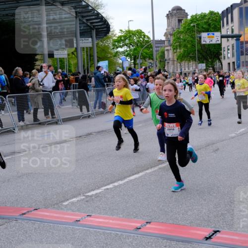 25.04.2026 - Das Zehntel Tim E. http://msf.ph/oto/9569131 25.04.2026 08:56:22 Ziel 1141, 1152, 1170, 1204, 1206, 1357, 1561, 1804, 1814, 1833, 1854, 1905, 2233, 2237, 2239, 2259, 2270, 2274, 2292, 2294, 2336, 2513, 2515, 2517, 2528, 2571, 2708, 2715, 2858, 2860, 2862, 3052, 3138, 3140, 3156, 3274, 3367, 3369, 3375, 3393, 3439, 3453, 3495, 3556, 3566, 3688, 3784, 3930, 4016, 4061, 4062 meine-sportfotos.de