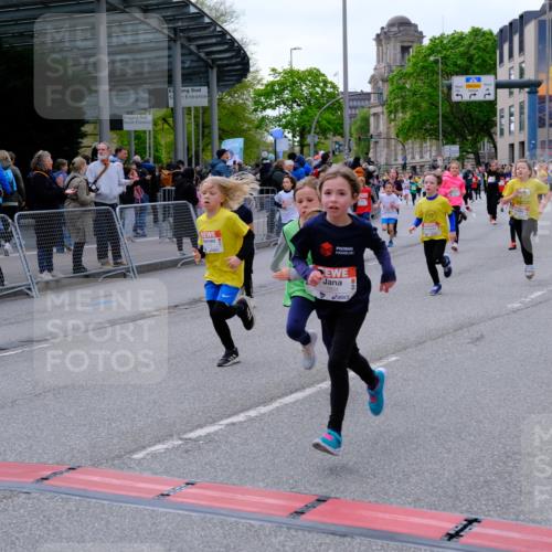 25.04.2026 - Das Zehntel Tim E. http://msf.ph/oto/9569133 25.04.2026 08:56:22 Ziel 1141, 1152, 1170, 1204, 1206, 1357, 1561, 1804, 1814, 1833, 1854, 1905, 2233, 2237, 2239, 2259, 2270, 2274, 2292, 2294, 2336, 2513, 2515, 2517, 2528, 2571, 2708, 2715, 2858, 2860, 2862, 3052, 3138, 3140, 3156, 3274, 3367, 3369, 3375, 3393, 3439, 3453, 3495, 3556, 3566, 3688, 3784, 3930, 4016, 4061, 4062 meine-sportfotos.de