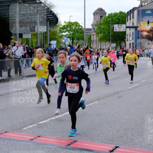 25.04.2026 - Das Zehntel Tim E. http://msf.ph/oto/9569134 25.04.2026 08:56:22 Ziel 1141, 1152, 1170, 1204, 1206, 1357, 1561, 1804, 1814, 1833, 1854, 1905, 2233, 2237, 2239, 2259, 2270, 2274, 2292, 2294, 2336, 2513, 2515, 2517, 2528, 2571, 2708, 2715, 2858, 2860, 2862, 3052, 3138, 3140, 3156, 3274, 3367, 3369, 3375, 3393, 3439, 3453, 3495, 3556, 3566, 3688, 3784, 3930, 4016, 4061, 4062 meine-sportfotos.de