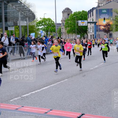 25.04.2026 - Das Zehntel Tim E. http://msf.ph/oto/9569137 25.04.2026 08:56:23 Ziel 1141, 1152, 1170, 1204, 1206, 1357, 1561, 1804, 1814, 1833, 1854, 1905, 2237, 2239, 2259, 2270, 2274, 2292, 2294, 2336, 2399, 2515, 2517, 2571, 2708, 2715, 2858, 2860, 2862, 3052, 3138, 3140, 3156, 3274, 3367, 3369, 3375, 3393, 3439, 3453, 3495, 3556, 3566, 3784, 3930, 4016, 4061, 4062 meine-sportfotos.de