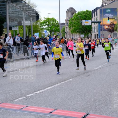 25.04.2026 - Das Zehntel Tim E. http://msf.ph/oto/9569138 25.04.2026 08:56:23 Ziel 1141, 1152, 1170, 1204, 1206, 1357, 1561, 1804, 1814, 1833, 1854, 1905, 2237, 2239, 2259, 2270, 2274, 2292, 2294, 2336, 2399, 2515, 2517, 2571, 2708, 2715, 2858, 2860, 2862, 3052, 3138, 3140, 3156, 3274, 3367, 3369, 3375, 3393, 3439, 3453, 3495, 3556, 3566, 3784, 3930, 4016, 4061, 4062 meine-sportfotos.de