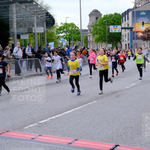 25.04.2026 - Das Zehntel Tim E. http://msf.ph/oto/9569139 25.04.2026 08:56:23 Ziel 1141, 1152, 1170, 1204, 1206, 1357, 1561, 1804, 1814, 1833, 1854, 1905, 2237, 2239, 2259, 2270, 2274, 2292, 2294, 2336, 2399, 2515, 2517, 2571, 2708, 2715, 2858, 2860, 2862, 3052, 3138, 3140, 3156, 3274, 3367, 3369, 3375, 3393, 3439, 3453, 3495, 3556, 3566, 3784, 3930, 4016, 4061, 4062 meine-sportfotos.de