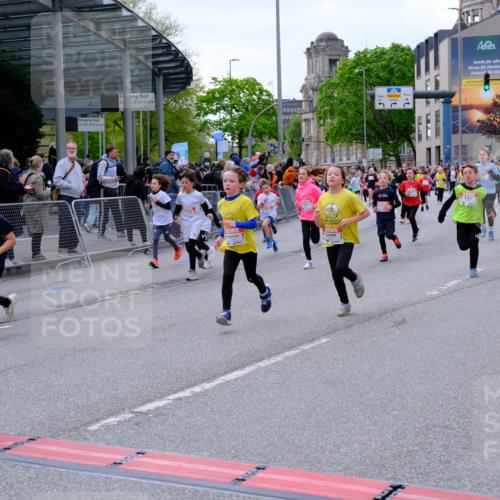 25.04.2026 - Das Zehntel Tim E. http://msf.ph/oto/9569140 25.04.2026 08:56:23 Ziel 1141, 1152, 1170, 1204, 1206, 1357, 1561, 1804, 1814, 1833, 1854, 1905, 2237, 2239, 2259, 2270, 2274, 2292, 2294, 2336, 2399, 2515, 2517, 2571, 2708, 2715, 2858, 2860, 2862, 3052, 3138, 3140, 3156, 3274, 3367, 3369, 3375, 3393, 3439, 3453, 3495, 3556, 3566, 3784, 3930, 4016, 4061, 4062 meine-sportfotos.de