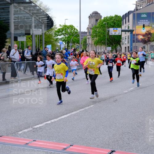 25.04.2026 - Das Zehntel Tim E. http://msf.ph/oto/9569141 25.04.2026 08:56:23 Ziel 1141, 1152, 1170, 1204, 1206, 1357, 1561, 1804, 1814, 1833, 1854, 1905, 2237, 2239, 2259, 2270, 2274, 2292, 2294, 2336, 2399, 2515, 2517, 2571, 2708, 2715, 2858, 2860, 2862, 3052, 3138, 3140, 3156, 3274, 3367, 3369, 3375, 3393, 3439, 3453, 3495, 3556, 3566, 3784, 3930, 4016, 4061, 4062 meine-sportfotos.de