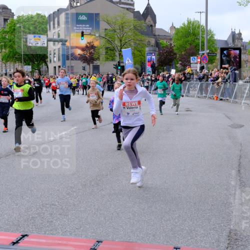 25.04.2026 - Das Zehntel Tim E. http://msf.ph/oto/9569143 25.04.2026 08:56:24 Ziel 1141, 1152, 1170, 1204, 1206, 1262, 1357, 1561, 1713, 1804, 1814, 1833, 1854, 1905, 2237, 2239, 2259, 2270, 2274, 2292, 2294, 2336, 2399, 2443, 2515, 2571, 2708, 2715, 2858, 2860, 2862, 3047, 3052, 3068, 3138, 3274, 3367, 3369, 3375, 3393, 3439, 3453, 3495, 3556, 3566, 3784, 3930, 4016, 4061, 4062 meine-sportfotos.de