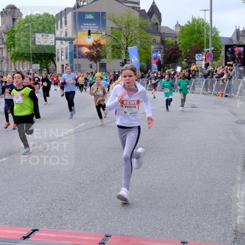 25.04.2026 - Das Zehntel Tim E. http://msf.ph/oto/9569144 25.04.2026 08:56:24 Ziel 1141, 1152, 1170, 1204, 1206, 1262, 1357, 1561, 1713, 1804, 1814, 1833, 1854, 1905, 2237, 2239, 2259, 2270, 2274, 2292, 2294, 2336, 2399, 2443, 2515, 2571, 2708, 2715, 2858, 2860, 2862, 3047, 3052, 3068, 3138, 3274, 3367, 3369, 3375, 3393, 3439, 3453, 3495, 3556, 3566, 3784, 3930, 4016, 4061, 4062 meine-sportfotos.de