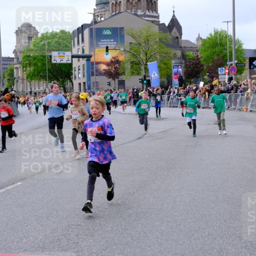 25.04.2026 - Das Zehntel Tim E. http://msf.ph/oto/9569148 25.04.2026 08:56:25 Ziel 1170, 1204, 1206, 1262, 1322, 1329, 1357, 1561, 1713, 1804, 1814, 1833, 1854, 1905, 2239, 2259, 2270, 2274, 2292, 2294, 2336, 2399, 2443, 2571, 2708, 2715, 2858, 2860, 2862, 3047, 3052, 3068, 3138, 3274, 3367, 3369, 3375, 3393, 3420, 3439, 3453, 3495, 3556, 3566, 3784, 3930, 4016, 4061, 4062 meine-sportfotos.de