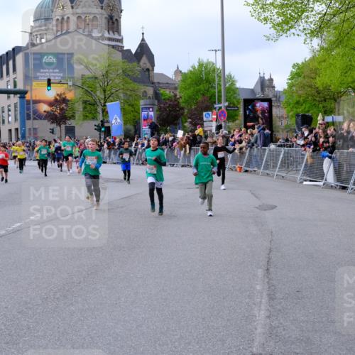 25.04.2026 - Das Zehntel Tim E. http://msf.ph/oto/9569151 25.04.2026 08:56:26 Ziel 1170, 1204, 1206, 1262, 1322, 1329, 1357, 1561, 1713, 1804, 1814, 1833, 1854, 1905, 2259, 2270, 2274, 2292, 2294, 2336, 2399, 2443, 2571, 2708, 2715, 2858, 2860, 2862, 3047, 3052, 3068, 3138, 3274, 3367, 3369, 3375, 3420, 3439, 3453, 3495, 3556, 3566, 3784, 4016, 4061, 4062 meine-sportfotos.de