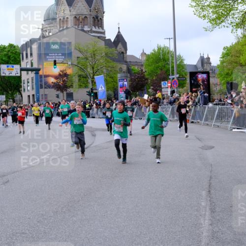 25.04.2026 - Das Zehntel Tim E. http://msf.ph/oto/9569157 25.04.2026 08:56:26 Ziel 1170, 1204, 1206, 1262, 1322, 1329, 1357, 1561, 1713, 1804, 1814, 1833, 1854, 1905, 2259, 2270, 2274, 2292, 2294, 2336, 2399, 2443, 2571, 2708, 2715, 2858, 2860, 2862, 3047, 3052, 3068, 3138, 3274, 3367, 3369, 3375, 3420, 3439, 3453, 3495, 3556, 3566, 3784, 4016, 4061, 4062 meine-sportfotos.de
