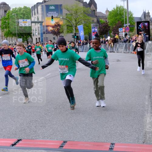 25.04.2026 - Das Zehntel Tim E. http://msf.ph/oto/9569160 25.04.2026 08:56:28 Ziel 1170, 1204, 1206, 1262, 1322, 1329, 1561, 1713, 1804, 1814, 1833, 1854, 1905, 2270, 2274, 2292, 2294, 2336, 2399, 2443, 2512, 2522, 2563, 2571, 2708, 2715, 3047, 3068, 3138, 3274, 3369, 3420, 3439, 3453, 3495, 3556, 3566, 4016, 4061, 4062 meine-sportfotos.de