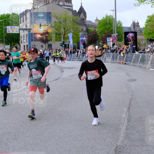 25.04.2026 - Das Zehntel Tim E. http://msf.ph/oto/9569164 25.04.2026 08:56:29 Ziel 1204, 1206, 1262, 1322, 1329, 1561, 1713, 1804, 1814, 1833, 1854, 1905, 2247, 2270, 2274, 2292, 2294, 2336, 2399, 2443, 2512, 2522, 2563, 2571, 2708, 2715, 2805, 3047, 3068, 3138, 3274, 3369, 3420, 3439, 3453, 3495, 3556, 3566, 4016, 4061, 4062 meine-sportfotos.de