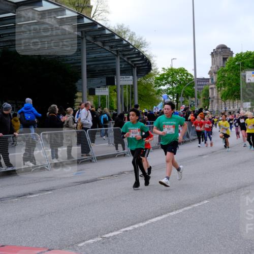 25.04.2026 - Das Zehntel Tim E. http://msf.ph/oto/9569169 25.04.2026 08:56:31 Ziel 1204, 1206, 1262, 1322, 1329, 1561, 1713, 1814, 1833, 1905, 2247, 2274, 2336, 2399, 2443, 2512, 2522, 2563, 2571, 2708, 2805, 2970, 2979, 3047, 3068, 3138, 3369, 3420, 3439, 3453, 3495, 3556, 3566, 4071 meine-sportfotos.de