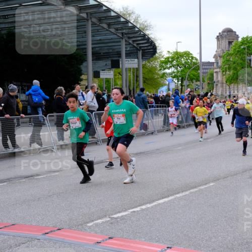 25.04.2026 - Das Zehntel Tim E. http://msf.ph/oto/9569170 25.04.2026 08:56:32 Ziel 1204, 1206, 1262, 1322, 1329, 1563, 1566, 1713, 1833, 1905, 2247, 2274, 2336, 2399, 2443, 2512, 2522, 2563, 2571, 2805, 2970, 2979, 3047, 3068, 3138, 3184, 3197, 3420, 3439, 3453, 3495, 3556, 3566, 4071 meine-sportfotos.de