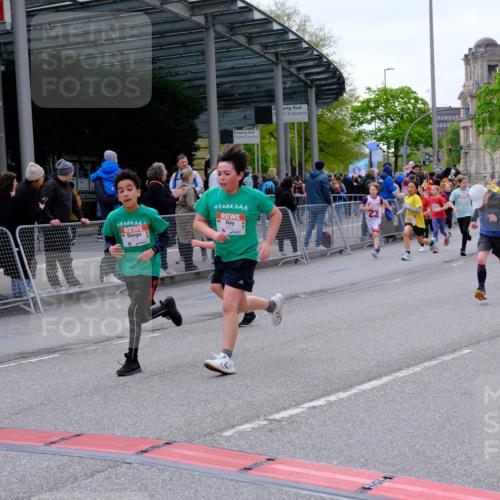 25.04.2026 - Das Zehntel Tim E. http://msf.ph/oto/9569172 25.04.2026 08:56:32 Ziel 1204, 1206, 1262, 1322, 1329, 1563, 1566, 1713, 1833, 1905, 2247, 2274, 2336, 2399, 2443, 2512, 2522, 2563, 2571, 2805, 2970, 2979, 3047, 3068, 3138, 3184, 3197, 3420, 3439, 3453, 3495, 3556, 3566, 4071 meine-sportfotos.de