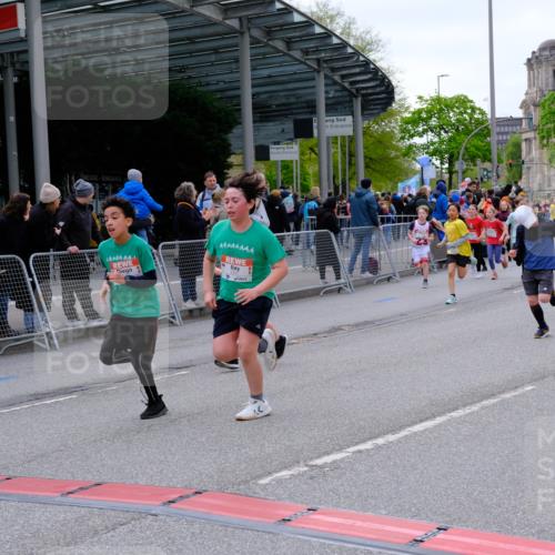 25.04.2026 - Das Zehntel Tim E. http://msf.ph/oto/9569173 25.04.2026 08:56:32 Ziel 1204, 1206, 1262, 1322, 1329, 1563, 1566, 1713, 1833, 1905, 2247, 2274, 2336, 2399, 2443, 2512, 2522, 2563, 2571, 2805, 2970, 2979, 3047, 3068, 3138, 3184, 3197, 3420, 3439, 3453, 3495, 3556, 3566, 4071 meine-sportfotos.de