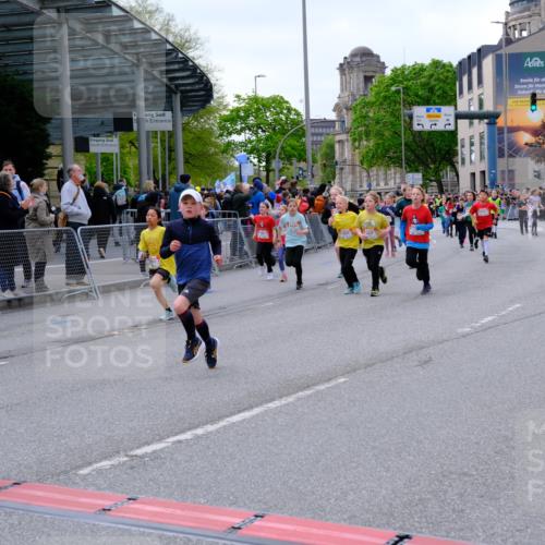 25.04.2026 - Das Zehntel Tim E. http://msf.ph/oto/9569174 25.04.2026 08:56:33 Ziel 1204, 1206, 1262, 1322, 1329, 1557, 1563, 1564, 1566, 1713, 1833, 2076, 2247, 2274, 2399, 2429, 2443, 2512, 2522, 2563, 2571, 2629, 2805, 2970, 2979, 3047, 3068, 3122, 3184, 3197, 3420, 3439, 3453, 3495, 3556, 3566, 4071 meine-sportfotos.de