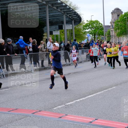 25.04.2026 - Das Zehntel Tim E. http://msf.ph/oto/9569177 25.04.2026 08:56:33 Ziel 1204, 1206, 1262, 1322, 1329, 1557, 1563, 1564, 1566, 1713, 1833, 2076, 2247, 2274, 2399, 2429, 2443, 2512, 2522, 2563, 2571, 2629, 2805, 2970, 2979, 3047, 3068, 3122, 3184, 3197, 3420, 3439, 3453, 3495, 3556, 3566, 4071 meine-sportfotos.de