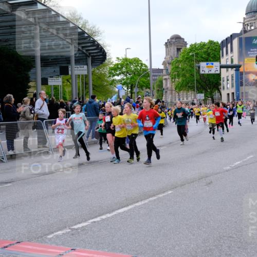 25.04.2026 - Das Zehntel Tim E. http://msf.ph/oto/9569179 25.04.2026 08:56:34 Ziel 1204, 1206, 1262, 1280, 1322, 1329, 1555, 1557, 1563, 1564, 1566, 1713, 1833, 2076, 2247, 2274, 2399, 2429, 2443, 2512, 2522, 2563, 2571, 2629, 2805, 2835, 2970, 2979, 3047, 3068, 3122, 3184, 3197, 3420, 3439, 3556, 3566, 4071 meine-sportfotos.de