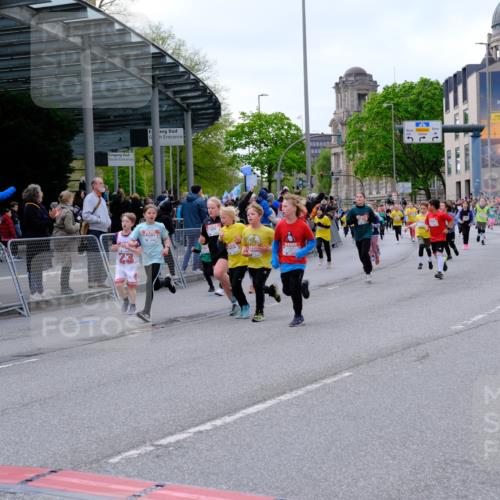 25.04.2026 - Das Zehntel Tim E. http://msf.ph/oto/9569180 25.04.2026 08:56:34 Ziel 1204, 1206, 1262, 1280, 1322, 1329, 1555, 1557, 1563, 1564, 1566, 1713, 1833, 2076, 2247, 2274, 2399, 2429, 2443, 2512, 2522, 2563, 2571, 2629, 2805, 2835, 2970, 2979, 3047, 3068, 3122, 3184, 3197, 3420, 3439, 3556, 3566, 4071 meine-sportfotos.de