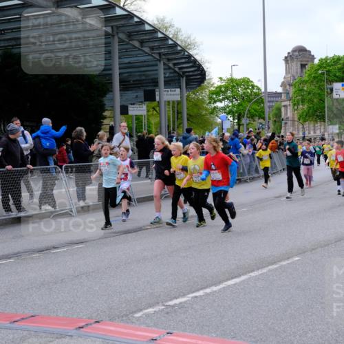 25.04.2026 - Das Zehntel Tim E. http://msf.ph/oto/9569184 25.04.2026 08:56:34 Ziel 1204, 1206, 1262, 1280, 1322, 1329, 1555, 1557, 1563, 1564, 1566, 1713, 1833, 2076, 2247, 2274, 2399, 2429, 2443, 2512, 2522, 2563, 2571, 2629, 2805, 2835, 2970, 2979, 3047, 3068, 3122, 3184, 3197, 3420, 3439, 3556, 3566, 4071 meine-sportfotos.de