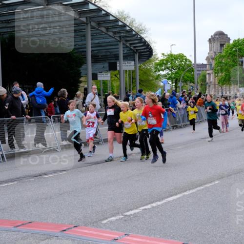 25.04.2026 - Das Zehntel Tim E. http://msf.ph/oto/9569185 25.04.2026 08:56:34 Ziel 1204, 1206, 1262, 1280, 1322, 1329, 1555, 1557, 1563, 1564, 1566, 1713, 1833, 2076, 2247, 2274, 2399, 2429, 2443, 2512, 2522, 2563, 2571, 2629, 2805, 2835, 2970, 2979, 3047, 3068, 3122, 3184, 3197, 3420, 3439, 3556, 3566, 4071 meine-sportfotos.de