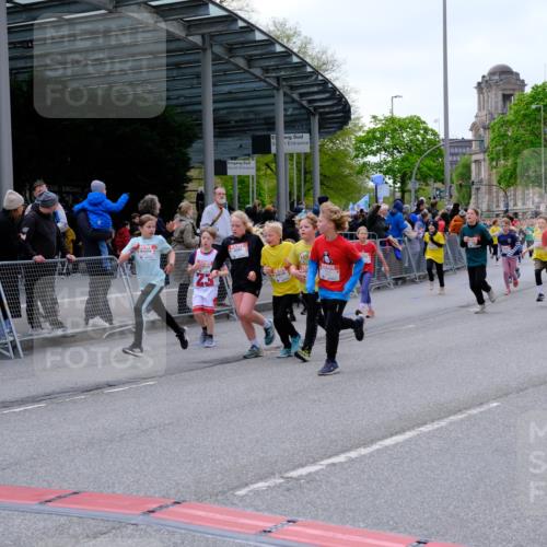 25.04.2026 - Das Zehntel Tim E. http://msf.ph/oto/9569186 25.04.2026 08:56:34 Ziel 1204, 1206, 1262, 1280, 1322, 1329, 1555, 1557, 1563, 1564, 1566, 1713, 1833, 2076, 2247, 2274, 2399, 2429, 2443, 2512, 2522, 2563, 2571, 2629, 2805, 2835, 2970, 2979, 3047, 3068, 3122, 3184, 3197, 3420, 3439, 3556, 3566, 4071 meine-sportfotos.de