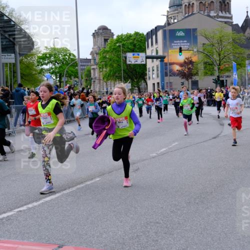 25.04.2026 - Das Zehntel Tim E. http://msf.ph/oto/9569189 25.04.2026 08:56:37 Ziel 1192, 1280, 1322, 1329, 1555, 1557, 1563, 1564, 1566, 1993, 1998, 2076, 2247, 2429, 2512, 2522, 2563, 2629, 2651, 2674, 2805, 2818, 2835, 2970, 2979, 3122, 3184, 3197, 3315, 3420, 3558, 3577, 4071 meine-sportfotos.de