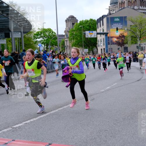 25.04.2026 - Das Zehntel Tim E. http://msf.ph/oto/9569190 25.04.2026 08:56:37 Ziel 1192, 1280, 1322, 1329, 1555, 1557, 1563, 1564, 1566, 1993, 1998, 2076, 2247, 2429, 2512, 2522, 2563, 2629, 2651, 2674, 2805, 2818, 2835, 2970, 2979, 3122, 3184, 3197, 3315, 3420, 3558, 3577, 4071 meine-sportfotos.de